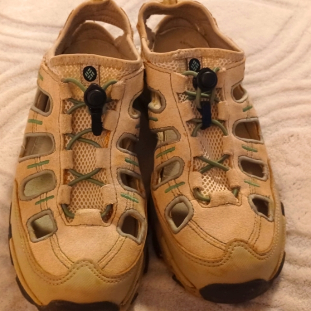 Columbia Simbo size 8 hiking sandals